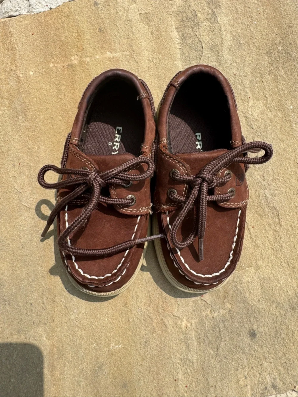 Boys Brown Leather Boat Shoes – Size 7.5W (Approx.)